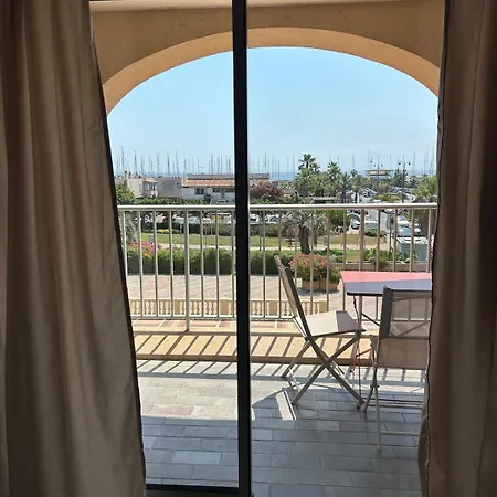 Superbe Vue Climatise - Port Appartement *
